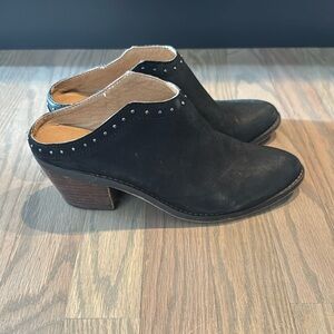 Size 8 Lucky Brand black mules
